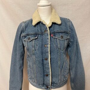 Levi's Women's Denim Trucker Jacket with Cream Sherpa Lining